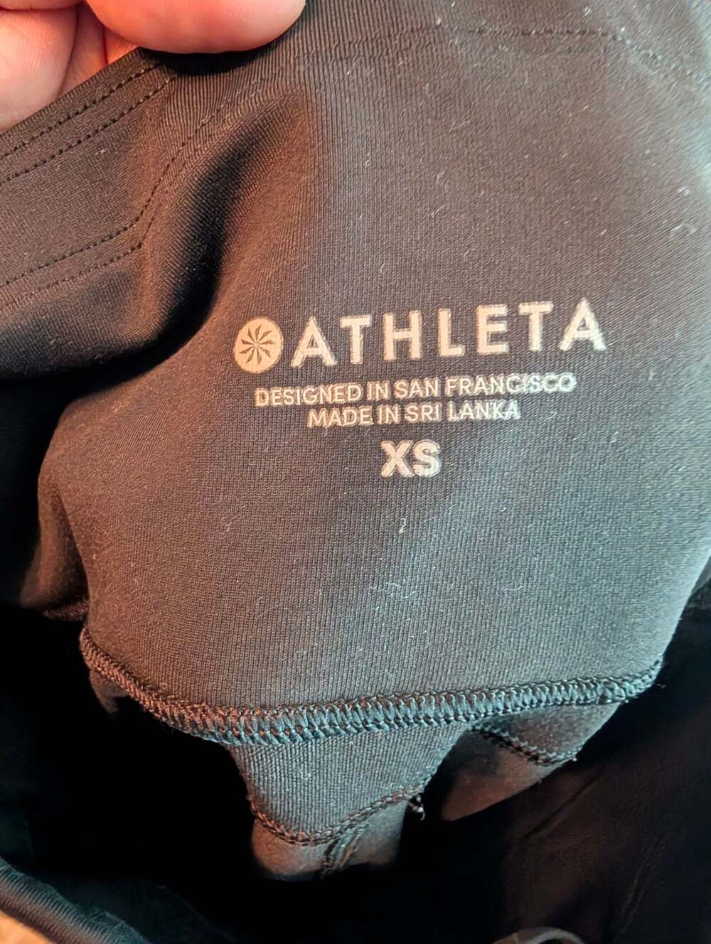Athleta Ultimate Stash Pocket Crop Leggings Black Size XS - Picture 2 of 3